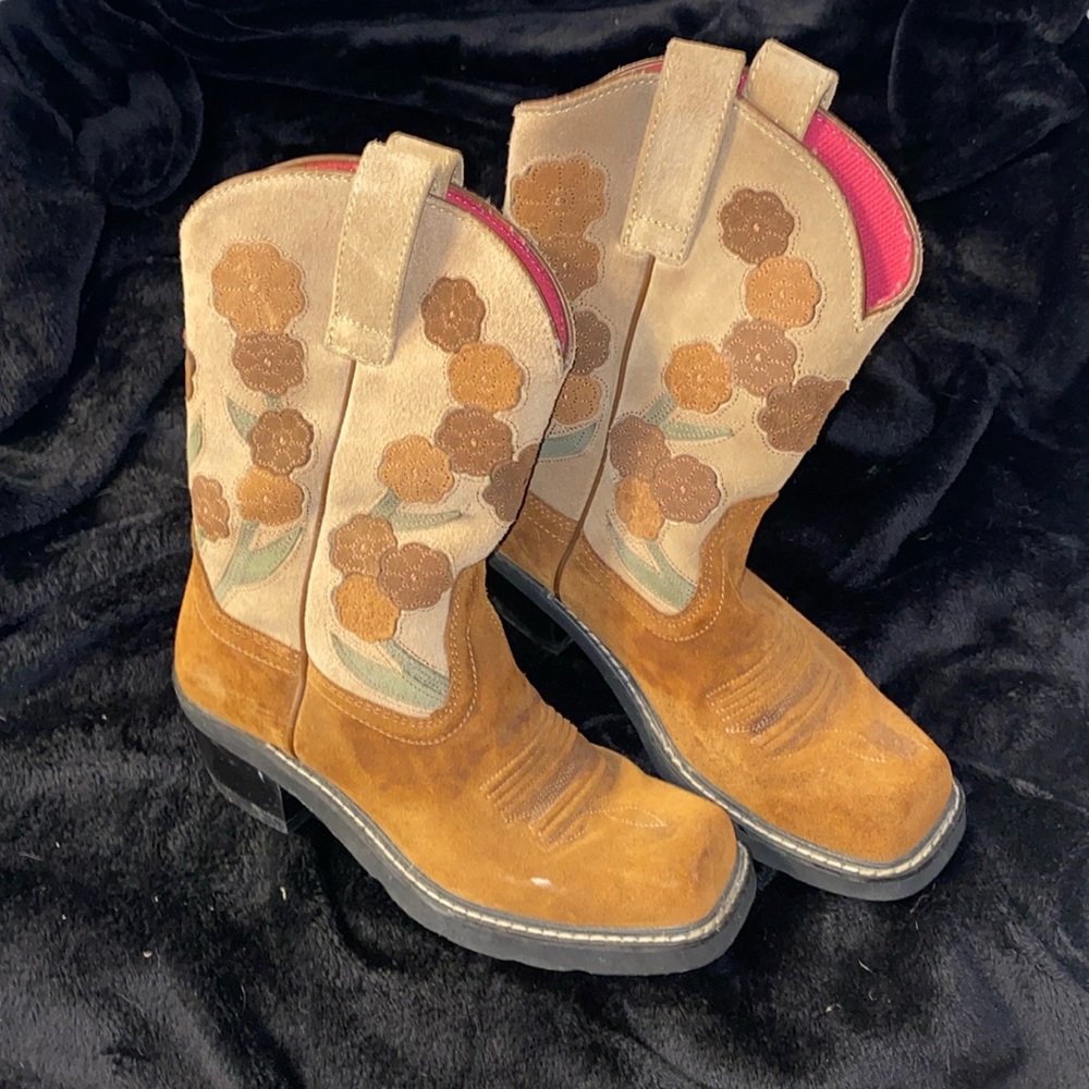 Boots size 7.5